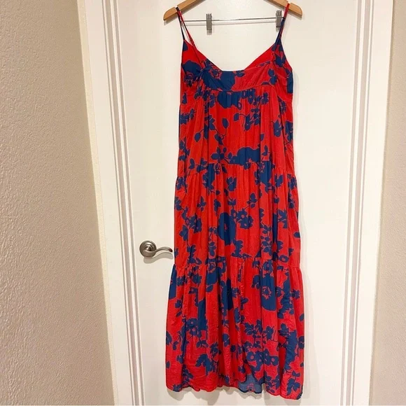 Velvet By Graham & Spencer Colette
Printed Maxi Dress In Blue Red Floral size M - Picture 3 of 10